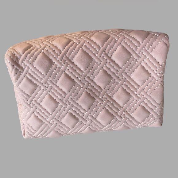 Vince Camuto Quilted Makeup Toiletries Travel Bag NWT - Picture 4 of 9